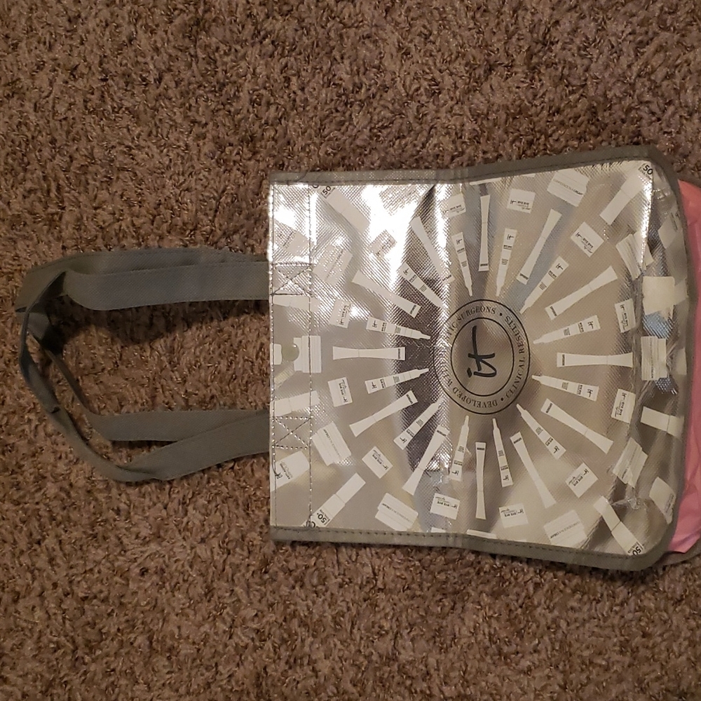 IT cosmetics bag